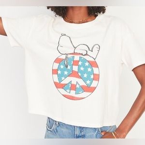 Old Navy peanut snoopy crop short-sleeve tee